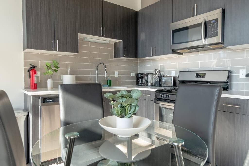 Mccormick Place Beautiful 2Br Apartment With Optional Parking Sleeps Up To 8 Near Soldier Field, Grant Park And Lakefront Trail Chicago Zewnętrze zdjęcie