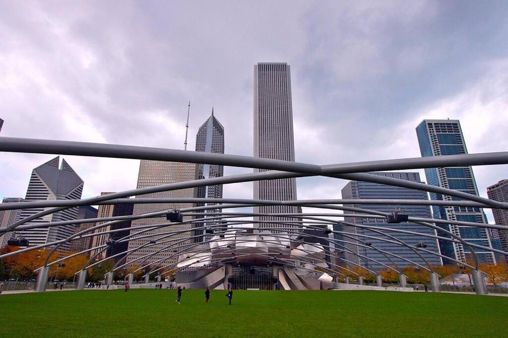 Mccormick Place Beautiful 2Br Apartment With Optional Parking Sleeps Up To 8 Near Soldier Field, Grant Park And Lakefront Trail Chicago Zewnętrze zdjęcie